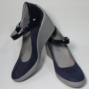 TSUBO Navy Blue Suede & Patent Mary Jane Heels Size 7 EUC